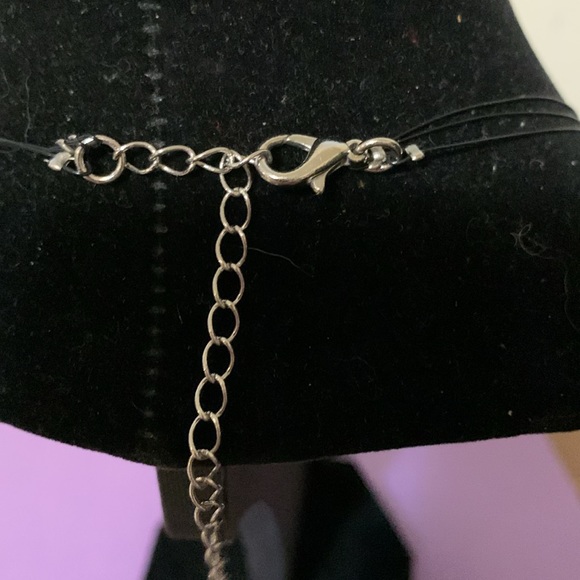 Beautiful necklace, jewelry, black and silver in colour, 16” - Picture 5 of 5